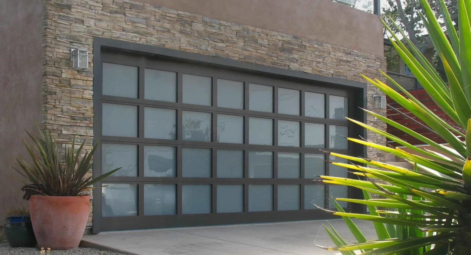 Garage-aluminum-door-banner-1