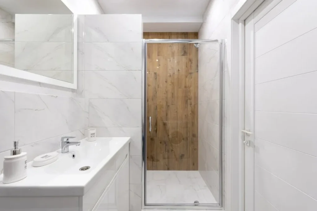 Pivot shower door