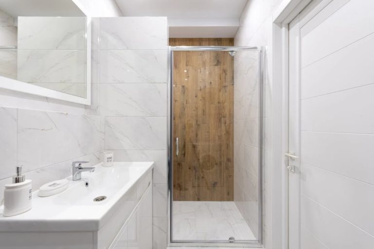 Pivot shower door
