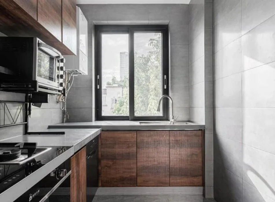 aluminum-window-in-small-kitchen