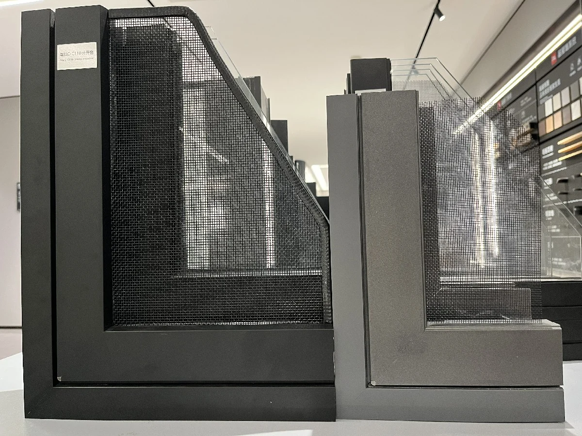 window-frames-design-with-screen